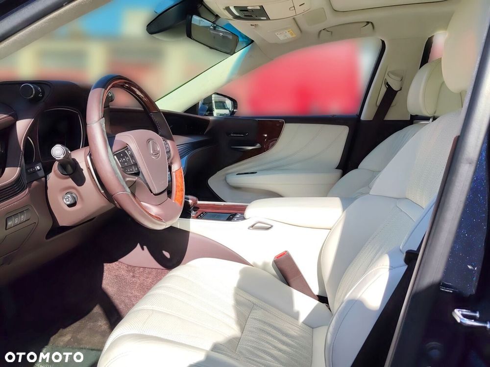 Lexus LS 500 Omotenashi AWD - 14