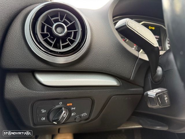 Audi A3 1.6 TDI S tronic design - 18