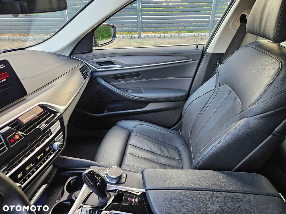 BMW Seria 5 520d Luxury Line - 17