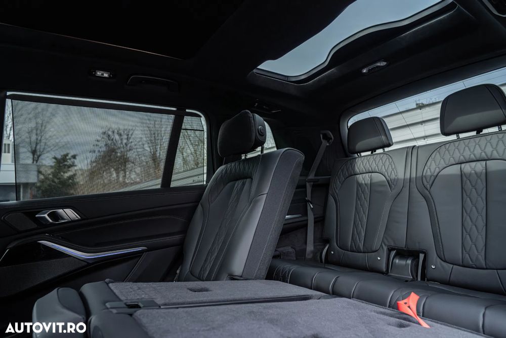 BMW X7 M60i xDrive AT MHEV - 17