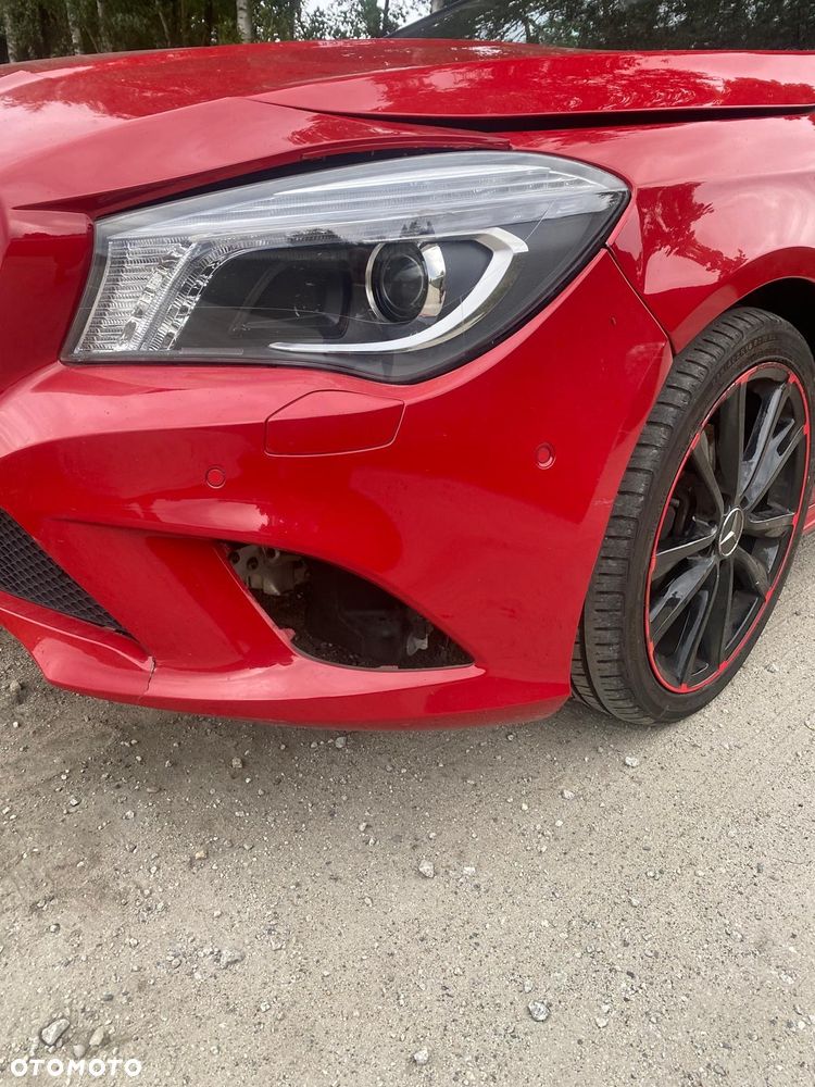 Mercedes-Benz CLA 200 7G-DCT - 4