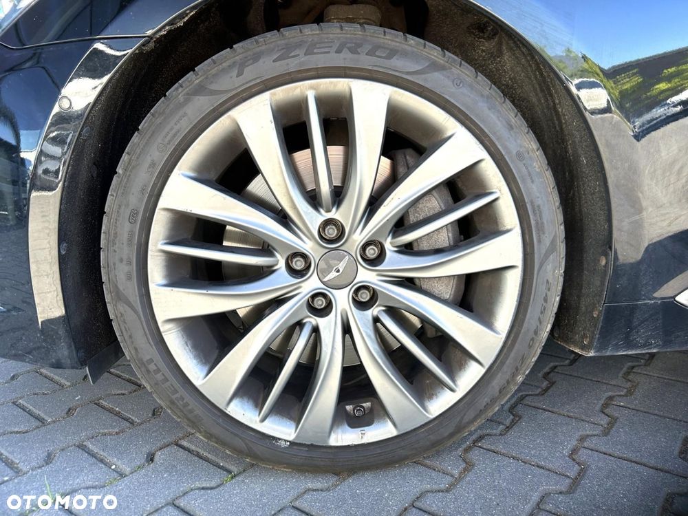 Hyundai Genesis - 10