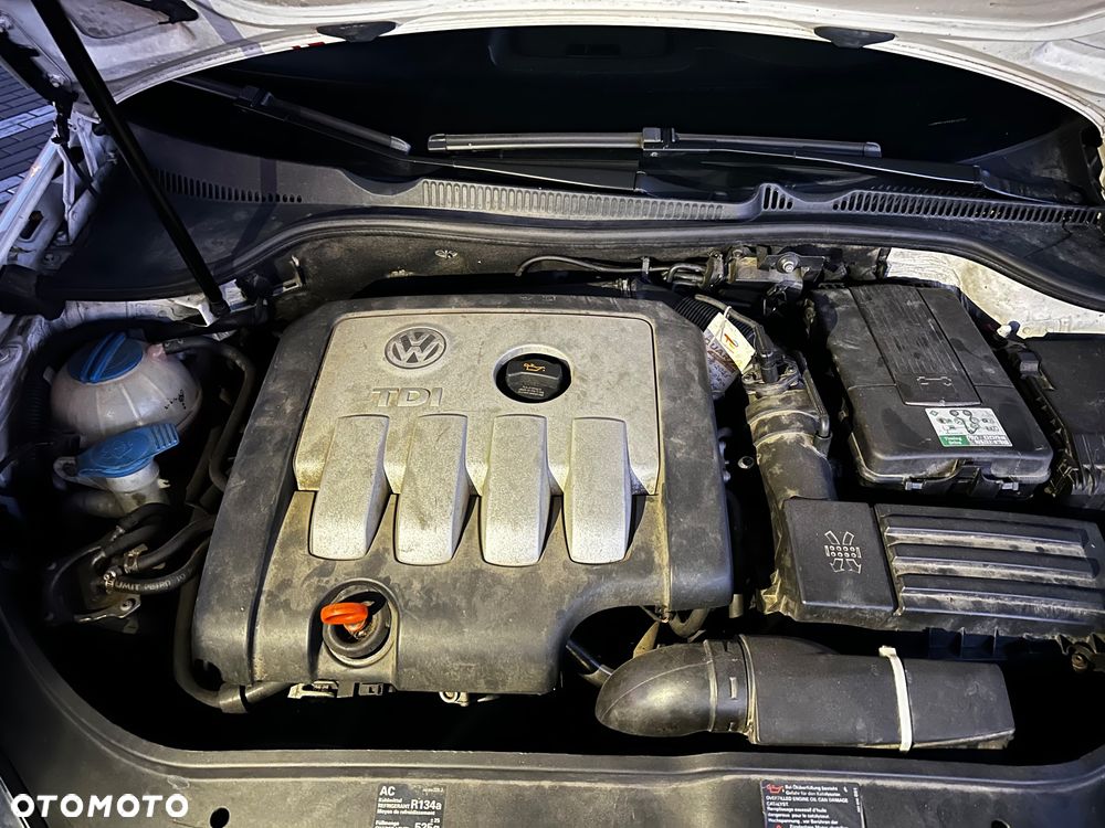 Volkswagen Golf 2.0 TDI Trendline DSG - 11