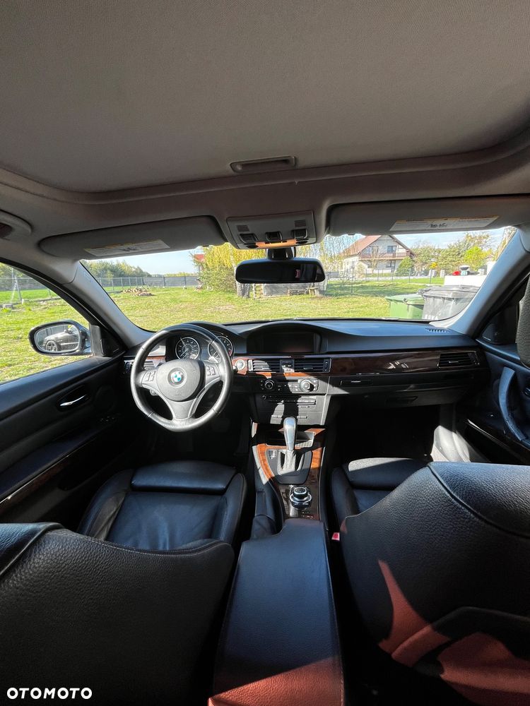 BMW Seria 3 335i Edition Exclusive - 17