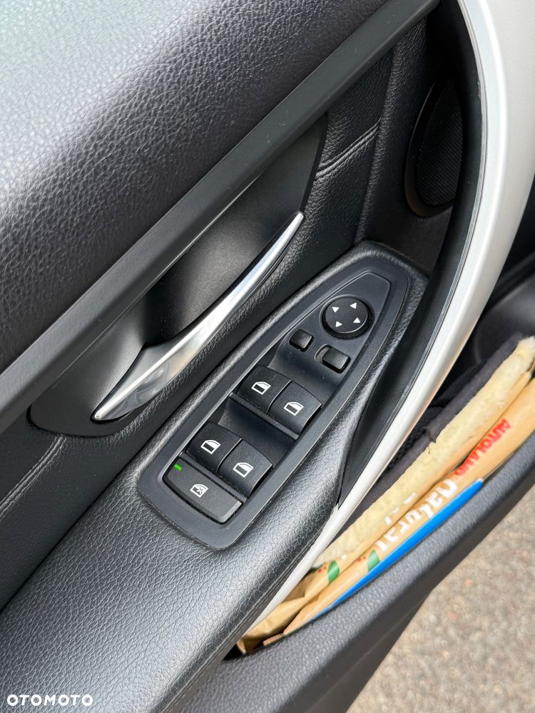 BMW Seria 3 320d Efficient Dynamics Edition - 15