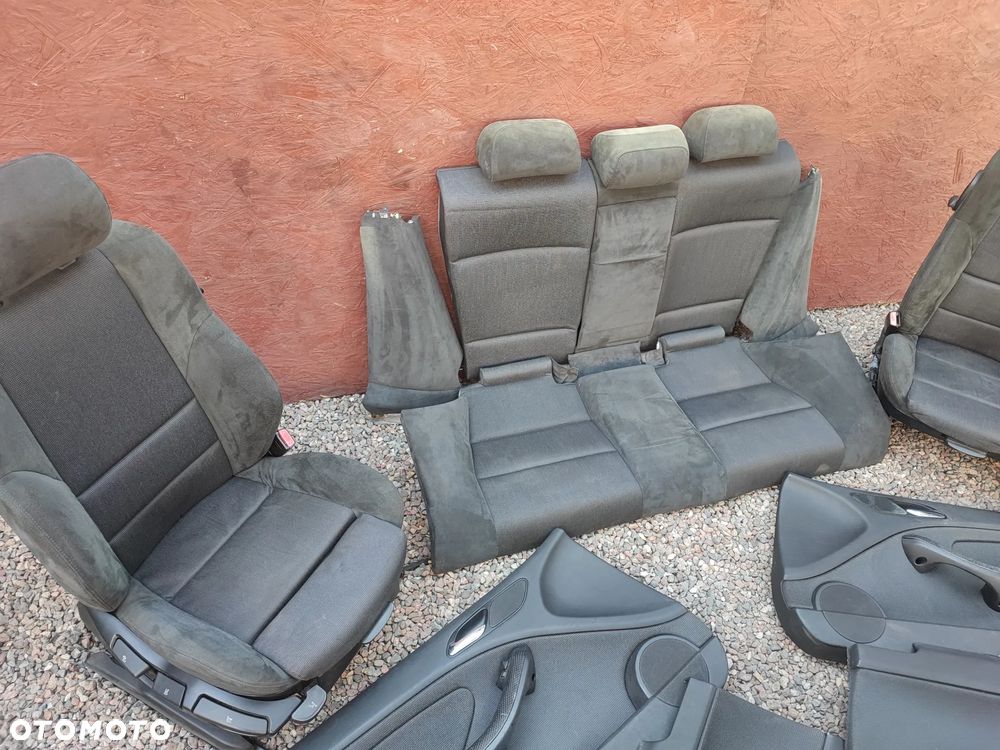 BMW E46 COUPE / M3 ORYGINALNY KOMPLET FOTELI PRZÓD SPORTSIZE / SPORTY + KANAPA TYŁ + BOCZKI EUROPA W WERSJI M-PAKIET ALCANTARA / MATERIAŁOWE ALCANTARA W BARDZO DOBRYM STANIE O NR. 52 10 8 226 419 / 52 20 7 895 608 / 52 20 7 156 167 / 52 10 7 039 640 OEM - 4