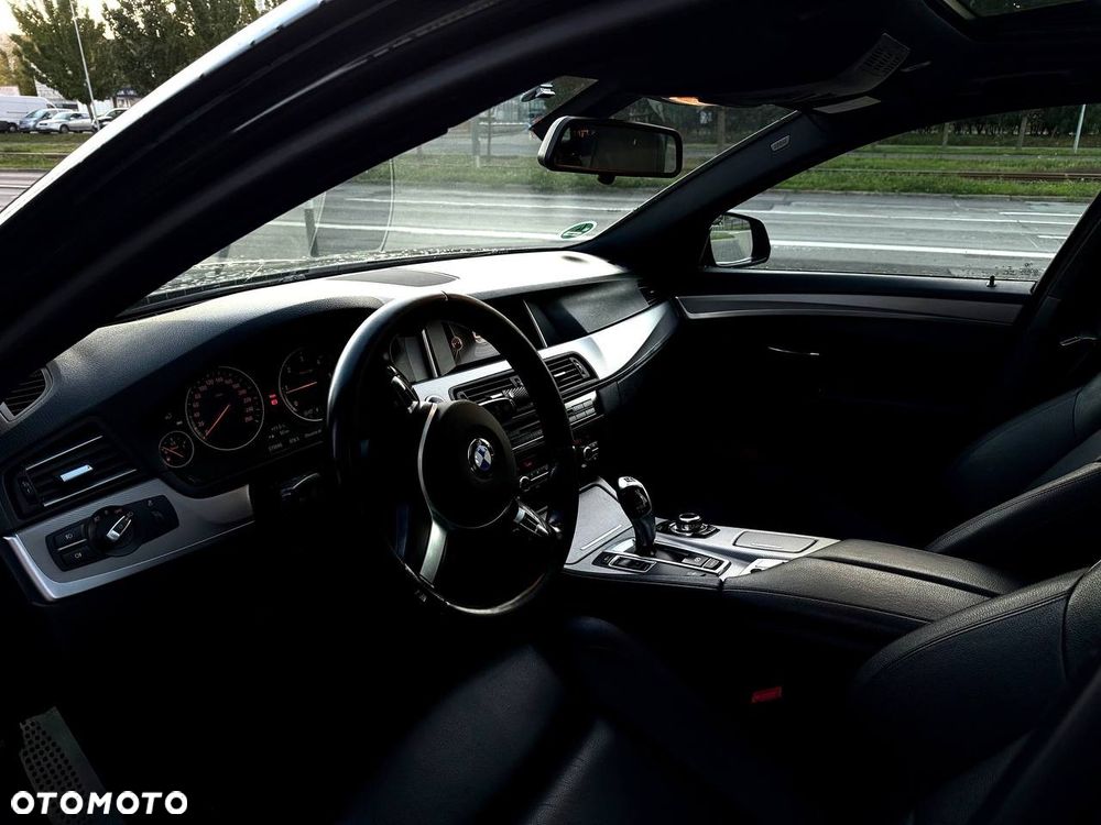 BMW Seria 5 520d Touring M Sport Edition - 9