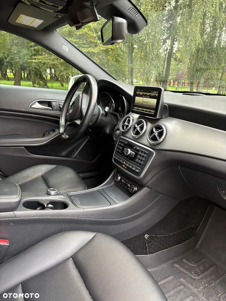 Mercedes-Benz GLA 250 4Matic 7G-DCT AMG Line - 21