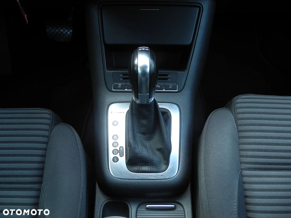 Volkswagen Tiguan - 14