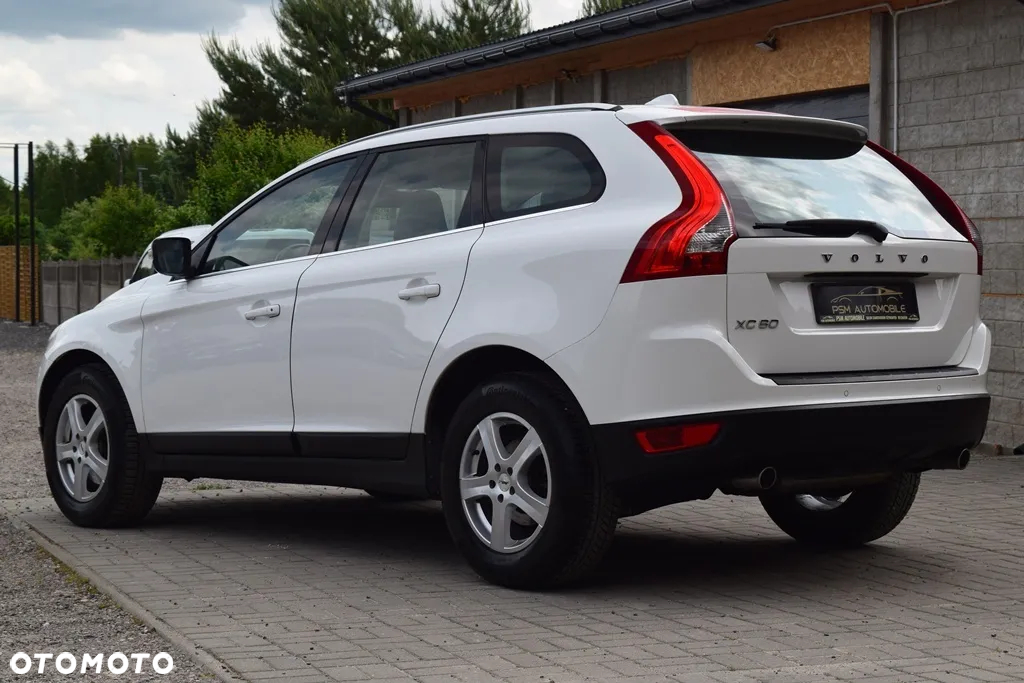 Volvo XC 60 2.4D AWD Momentum - 12