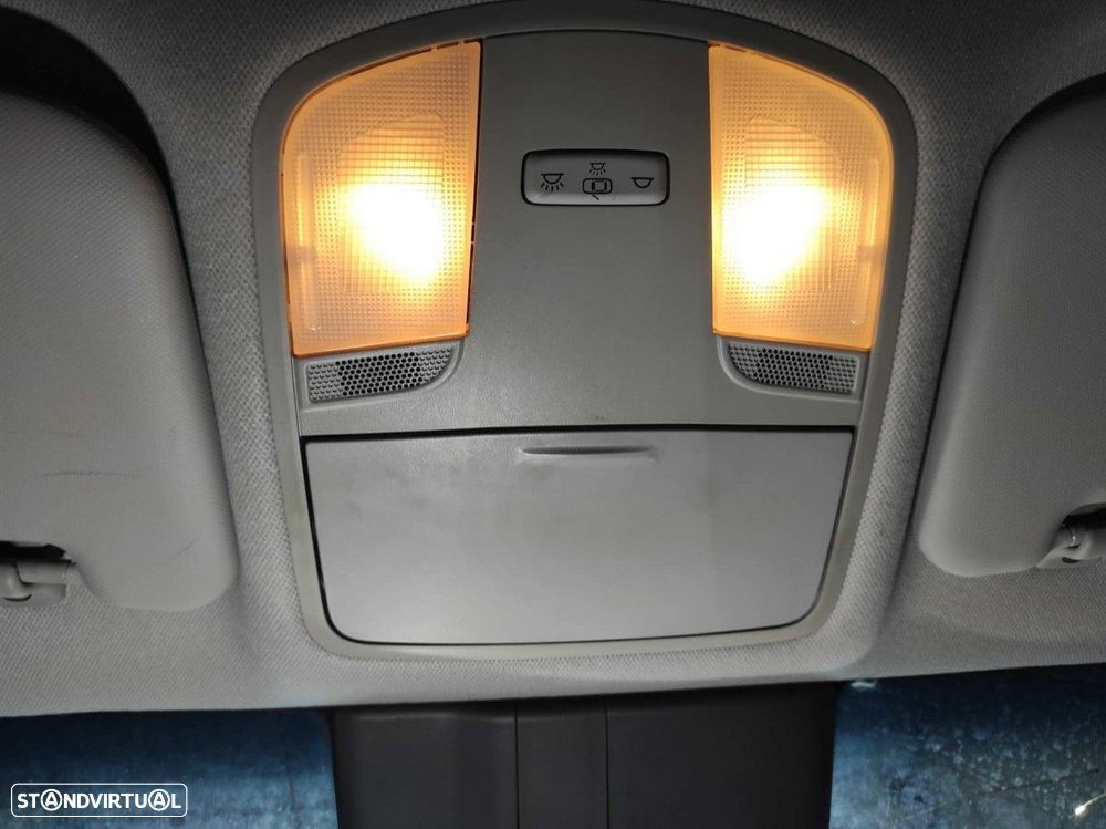 LUZ INTERIOR HYUNDAI KONA KLASS 2WD - 7