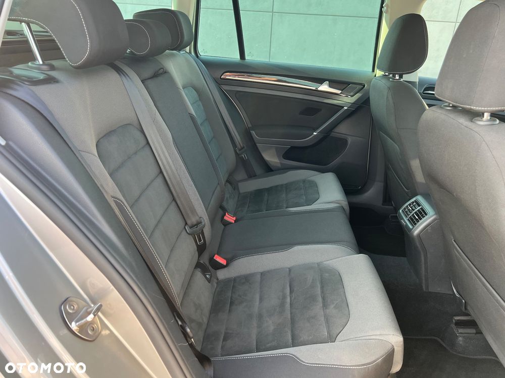 Volkswagen Golf 2.0 TDI SCR Highline - 36
