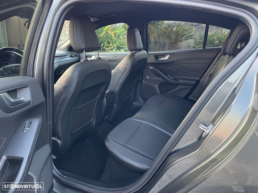 Ford Focus 1.0 EcoBoost ST-Line X - 13
