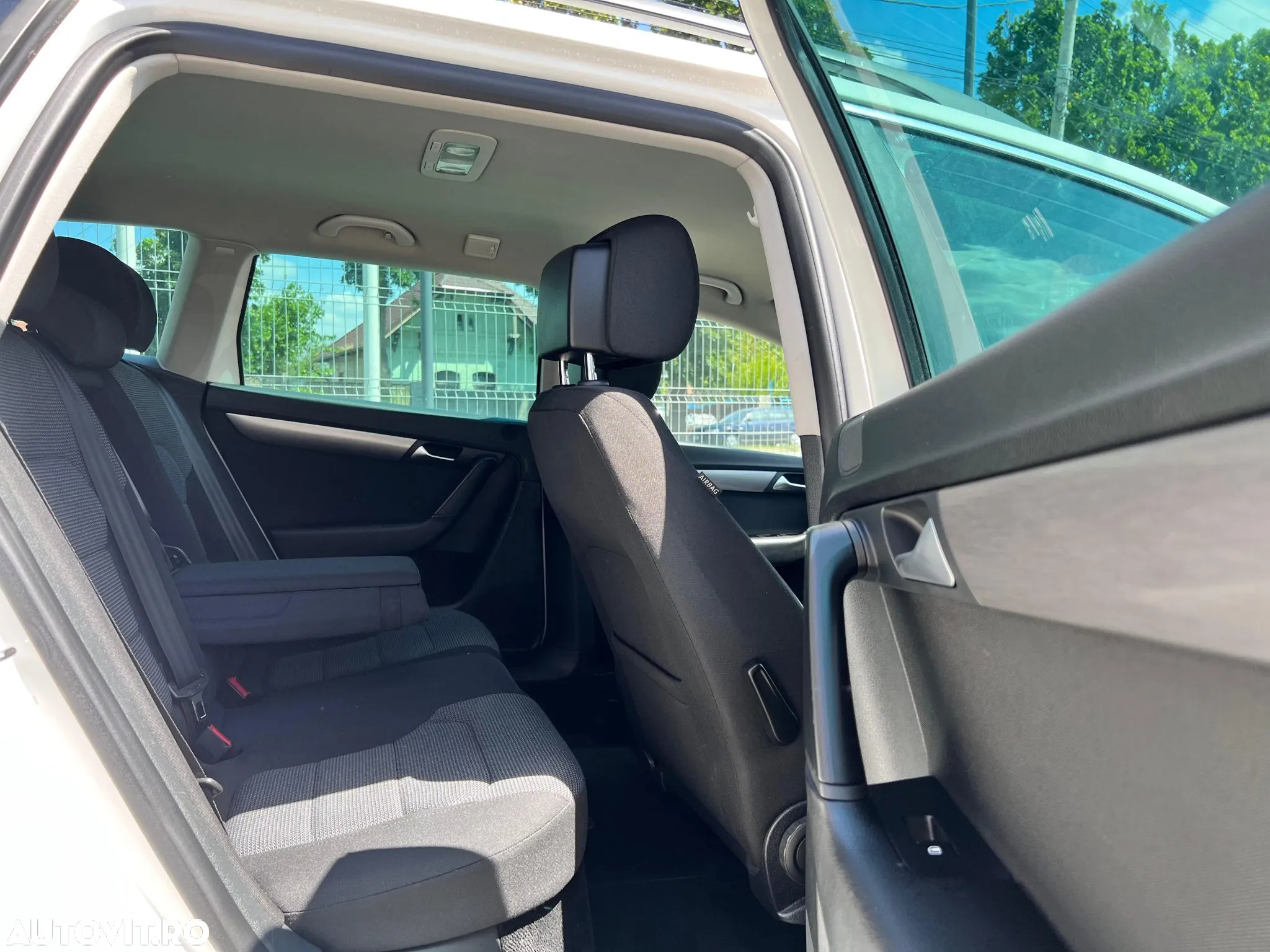 Volkswagen Passat - 16