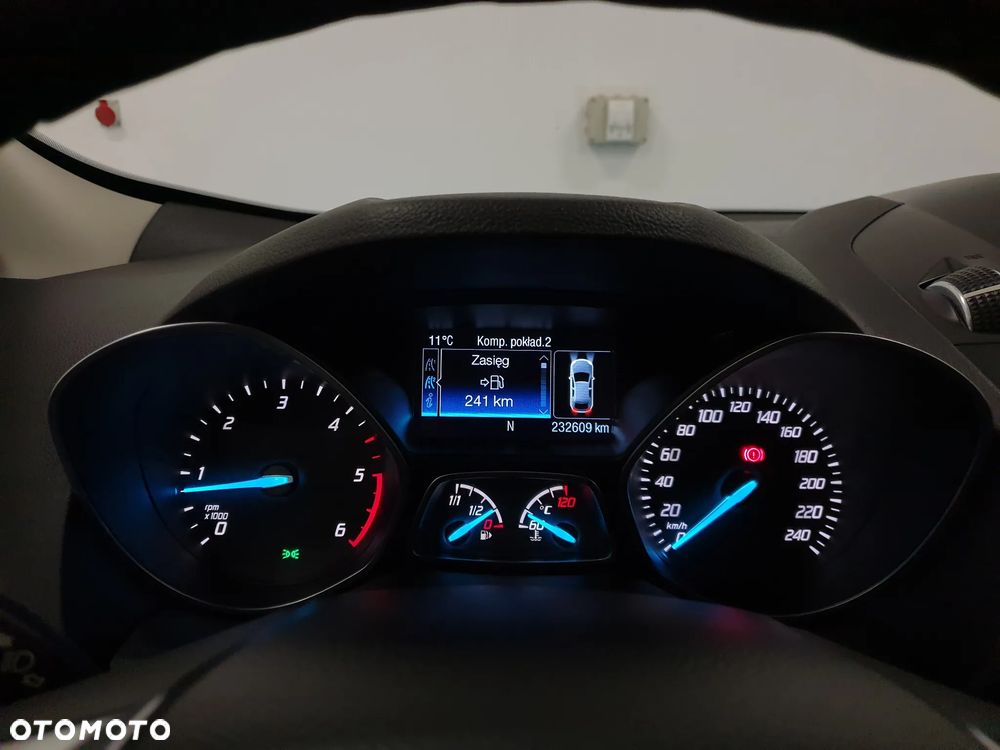 Ford Kuga - 8