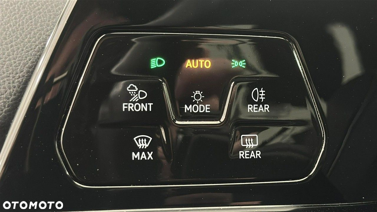 Volkswagen Golf - 27