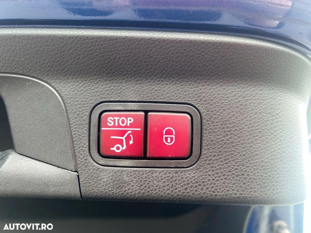 Mercedes-Benz GLC Coupe 300 4MATIC MHEV - 13