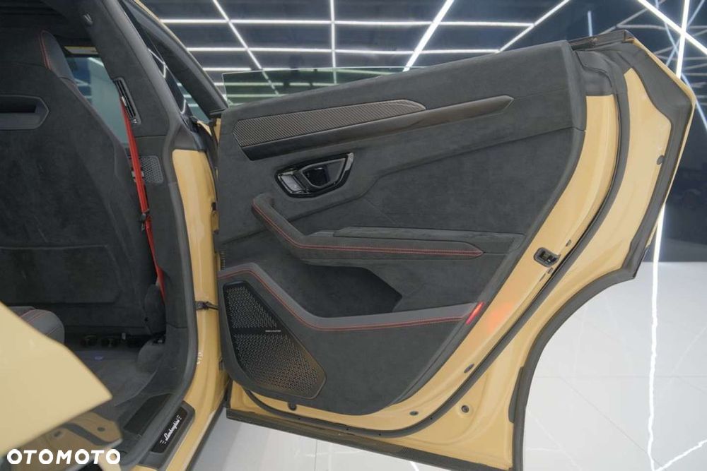 Lamborghini Urus - 34