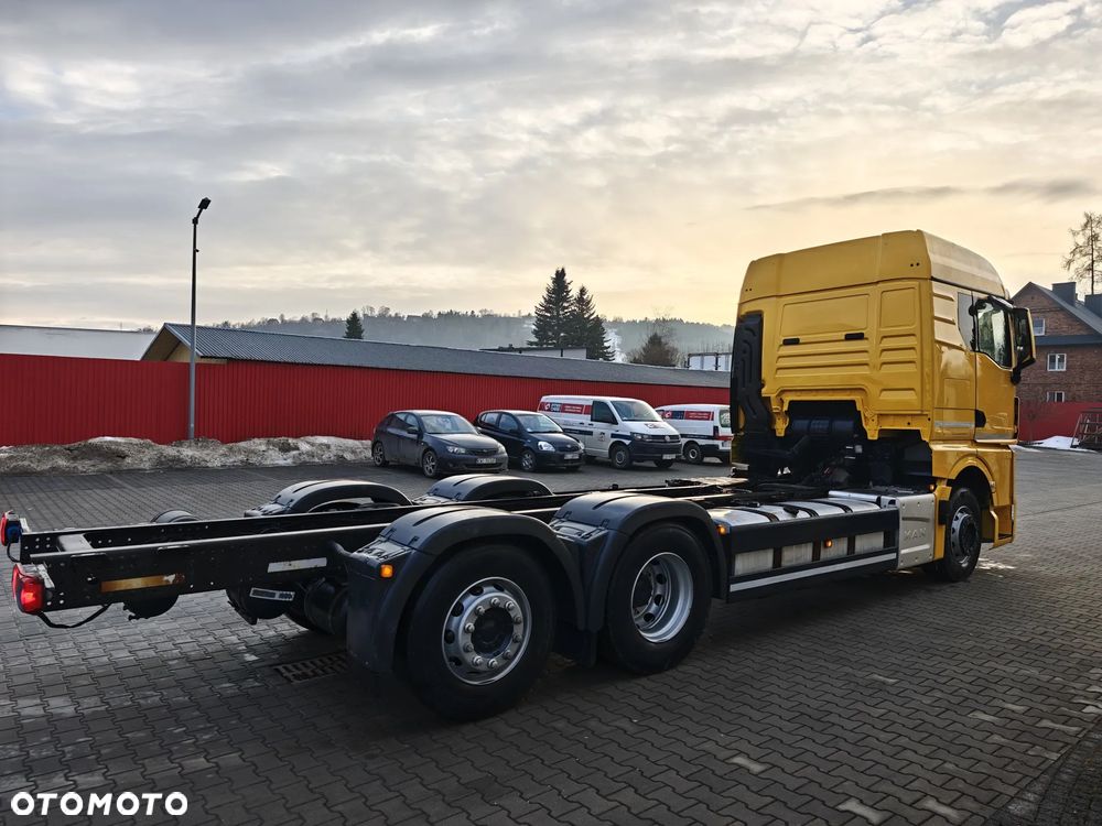 MAN TGX 26.470 6X2 oś skrętna rama do zabudowy - 7