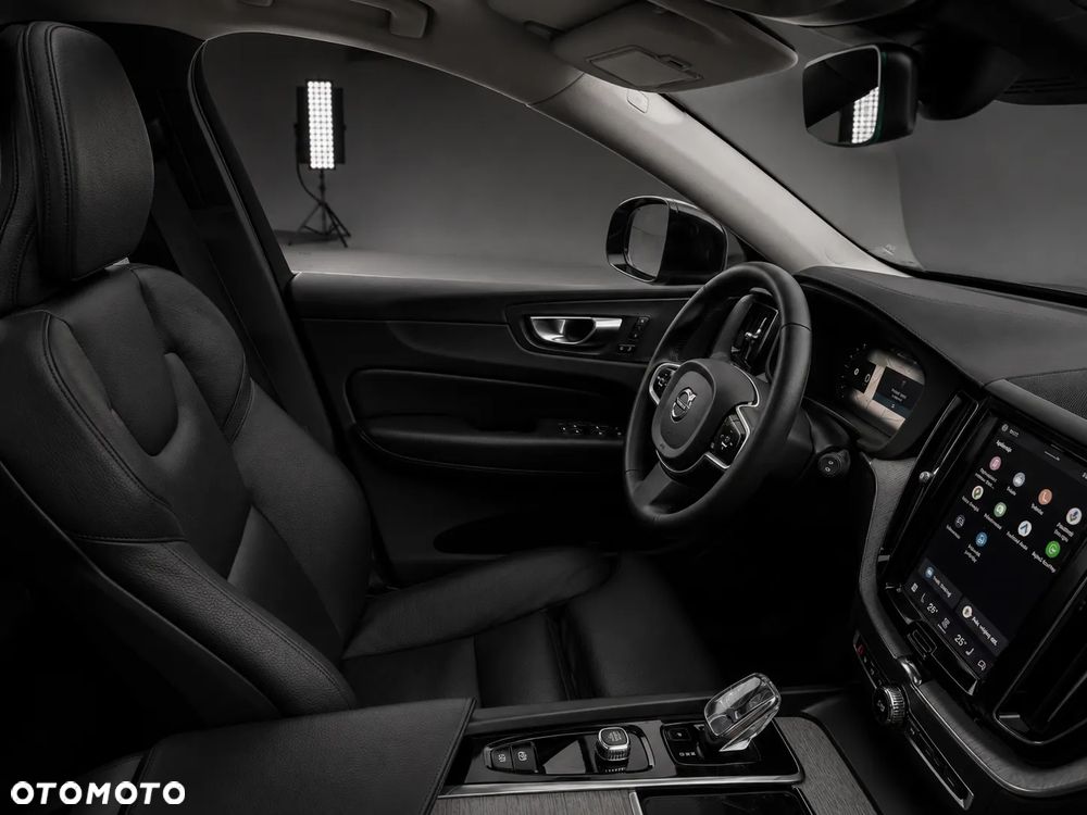 Volvo XC 60 B4 D AWD Ultimate Bright - 13