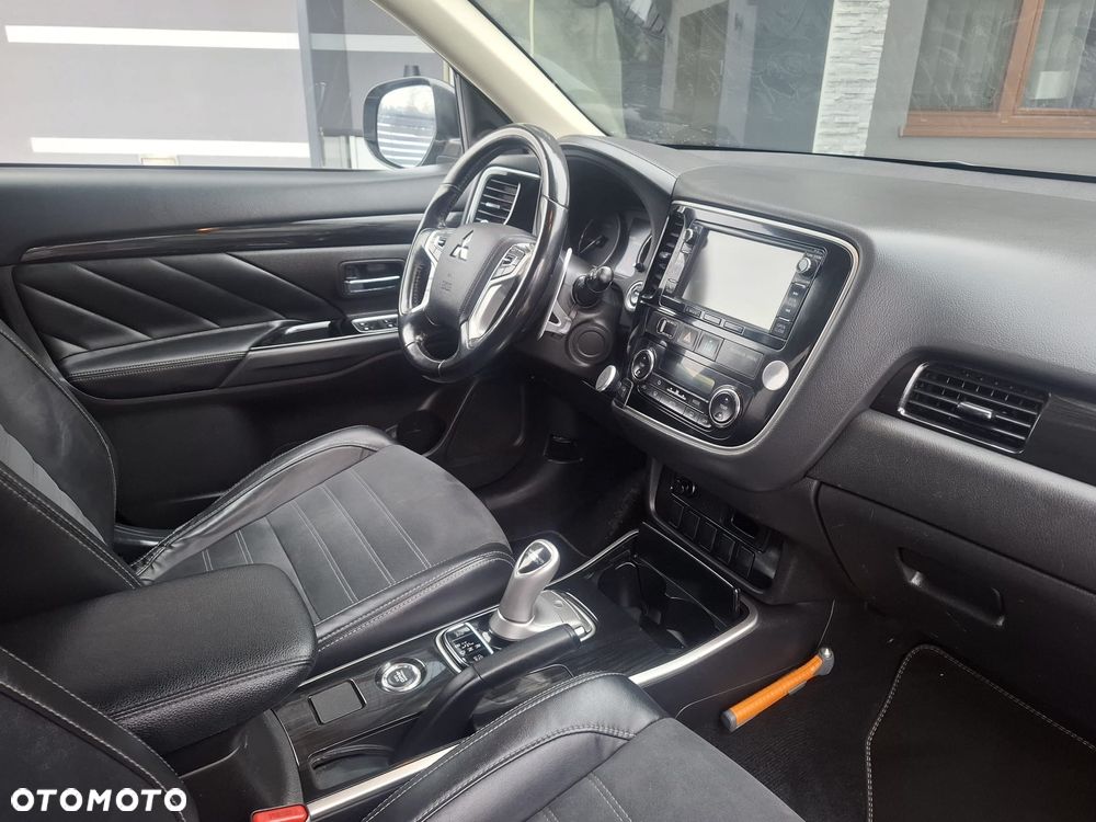 Mitsubishi Outlander 2.0 4WD - 14