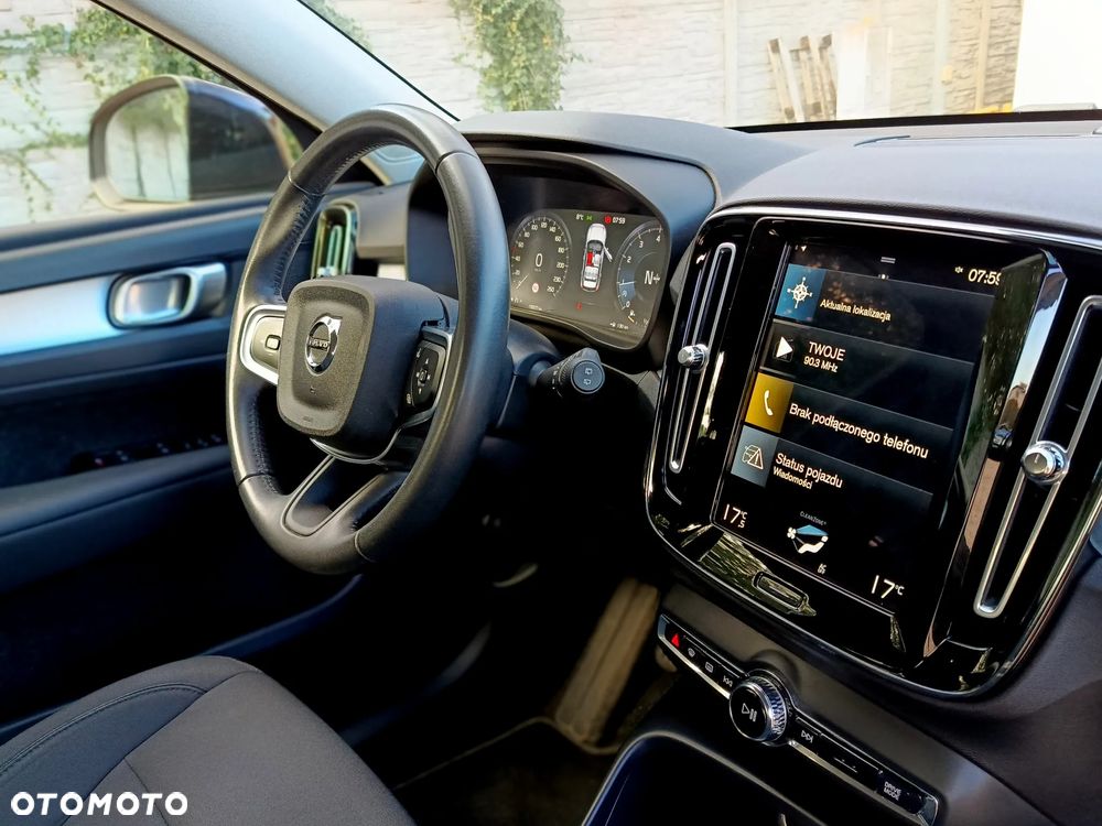 Volvo XC 40 T2 Momentum Core - 16