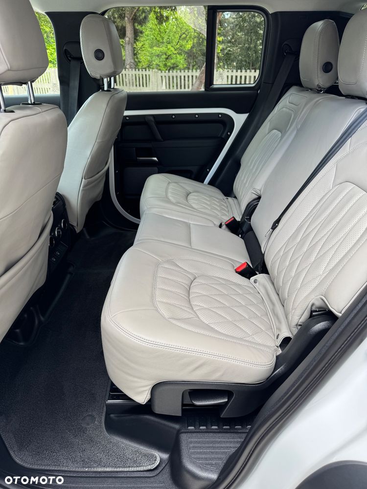 Land Rover Defender 110 P300 - 16