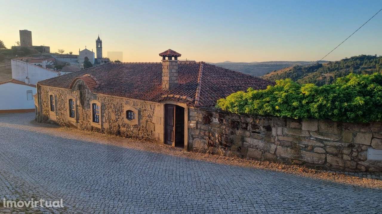 Casa Senhorial Rústica em Longroiva – Um Refúgio com História e Potenc - Grande imagem: 2/29