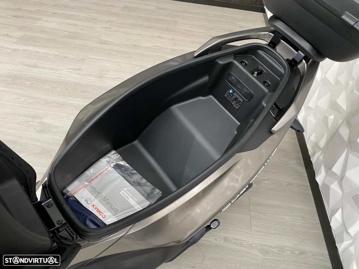 Kymco Skytown - 7