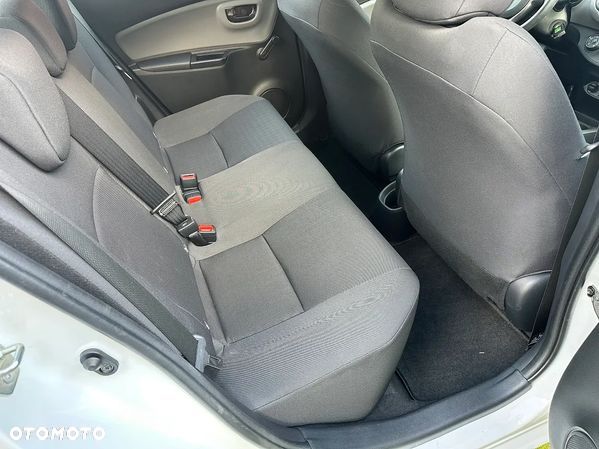 Toyota Yaris - 11