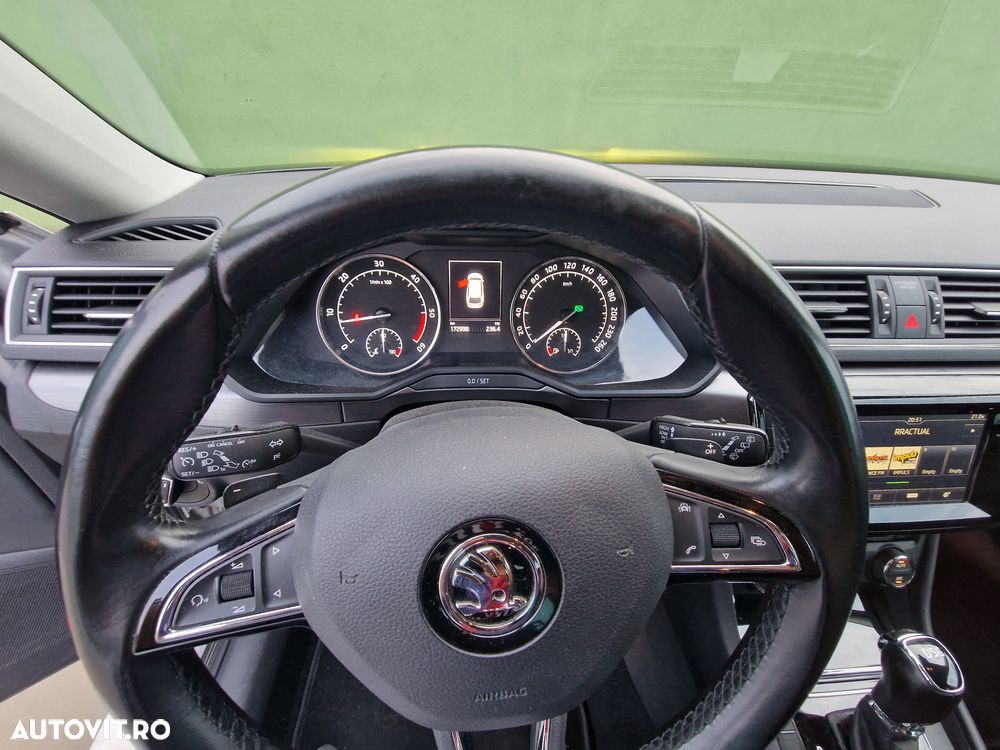 Skoda Superb 2.0 TDI DSG Premium Edition - 5