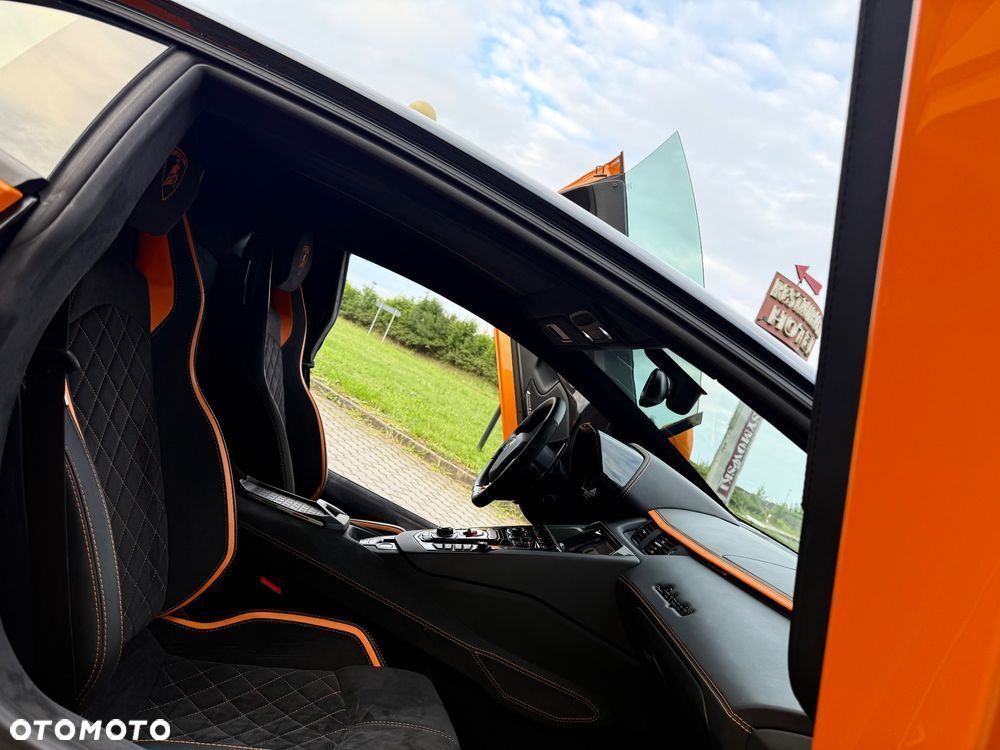 Lamborghini Aventador - 10