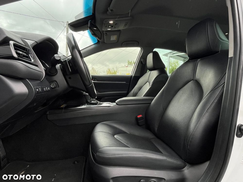 Toyota Camry 2.5 Hybrid Executive CVT - 15