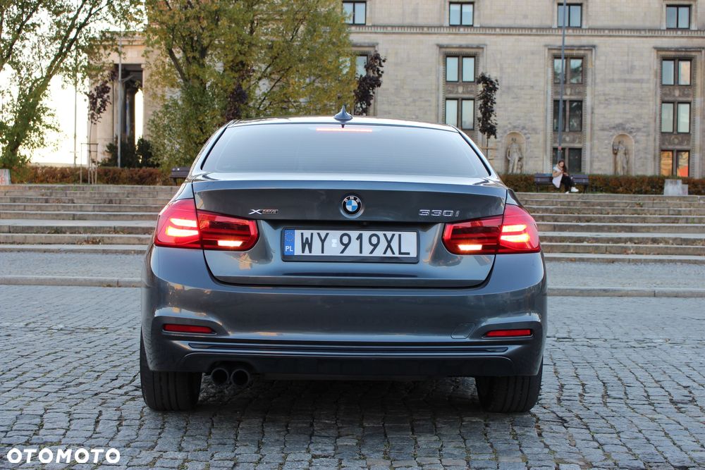 BMW Seria 3 330i xDrive Edition Luxury Line Purity - 16