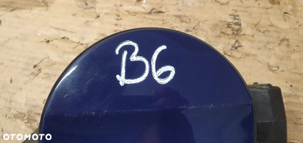 Klapka wlewu paliwa VW Passat B6 3C9809857 - 8