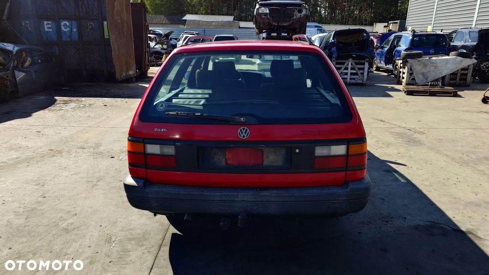 VW Passat B3 91R 1.8 66KW NA CZĘŚCI - 3