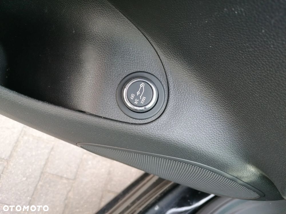 Opel Astra 1.6 CDTI Sport - 11