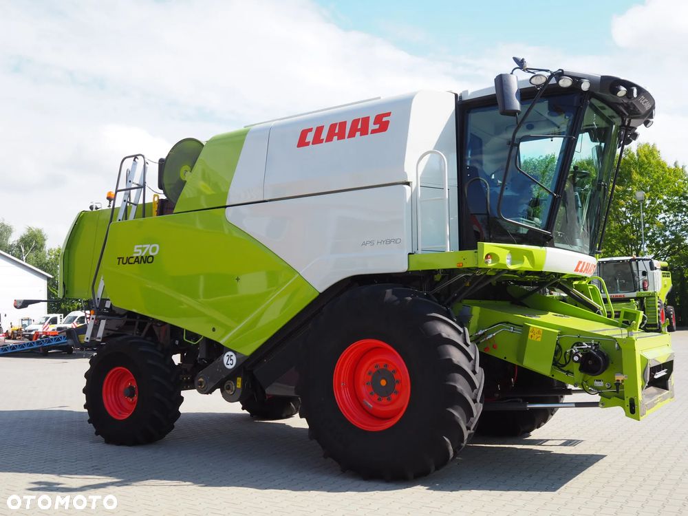 Claas Tucano 570 + V680 - 5