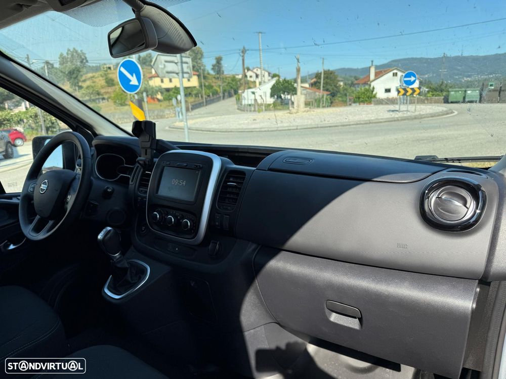 Nissan NV300 2.0 dCi L2H1 1.2T Premium AT - 17