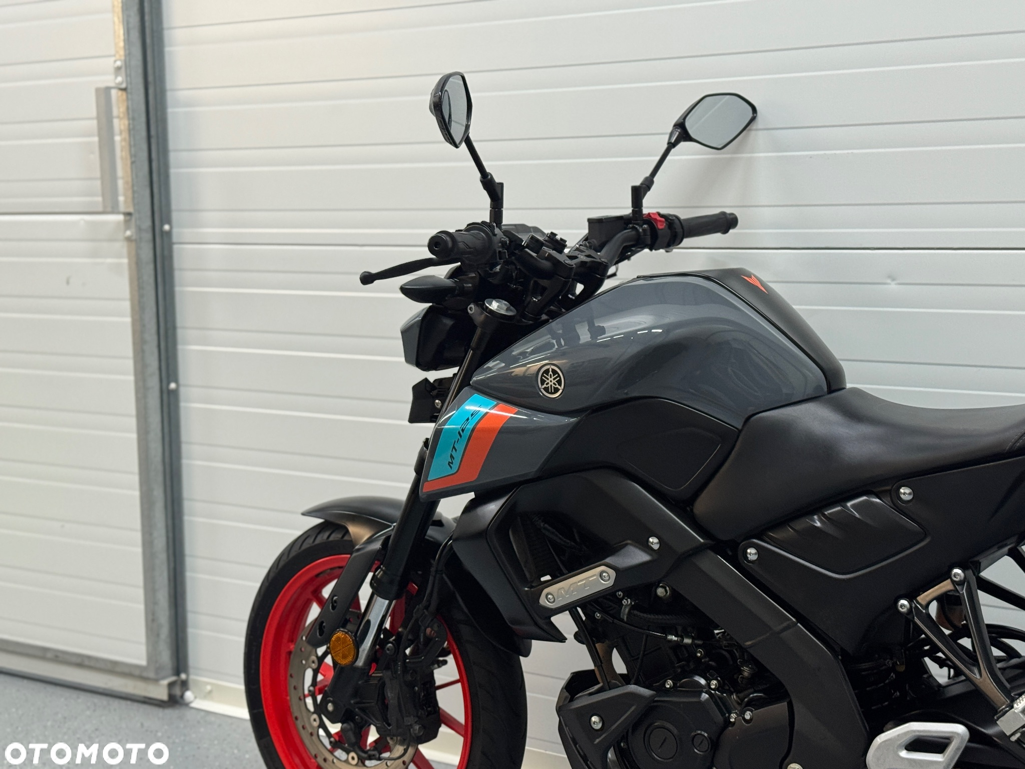 Yamaha MT - 12