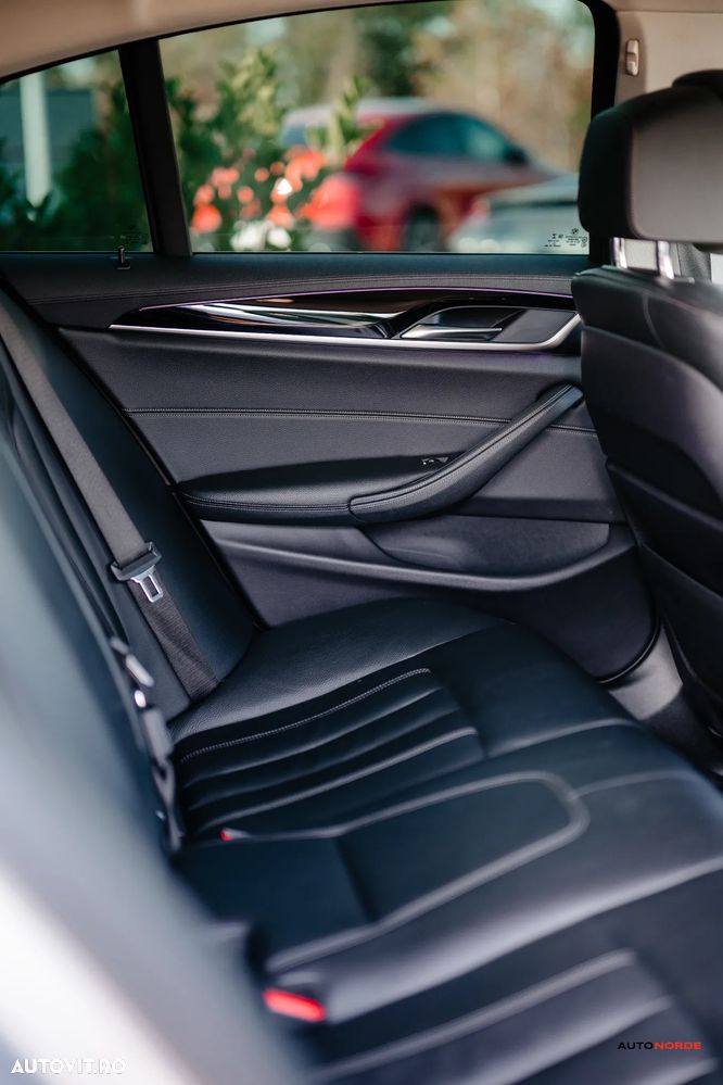 BMW Seria 5 540i xDrive Aut. Luxury Line - 28