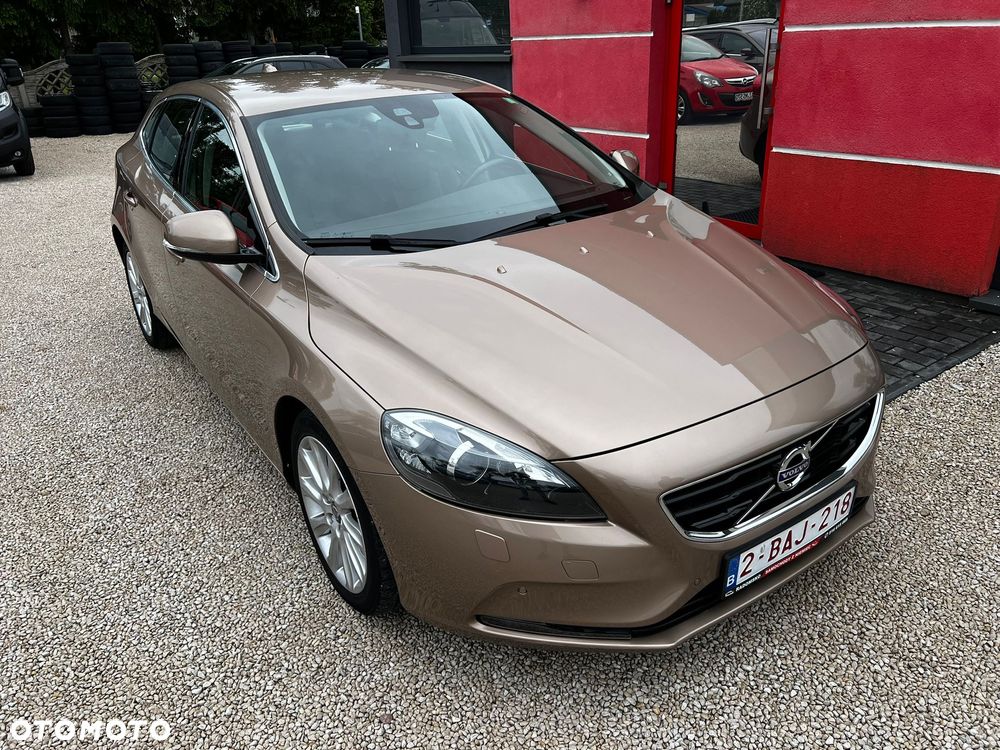 Volvo V40 D2 Summum - 1