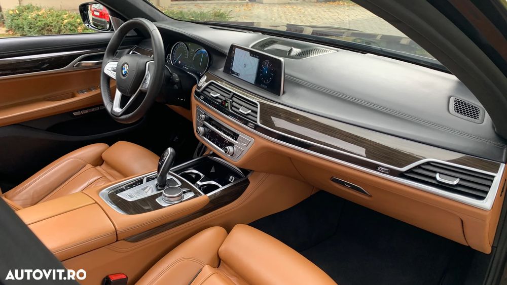 BMW Seria 7 750i xDrive - 19