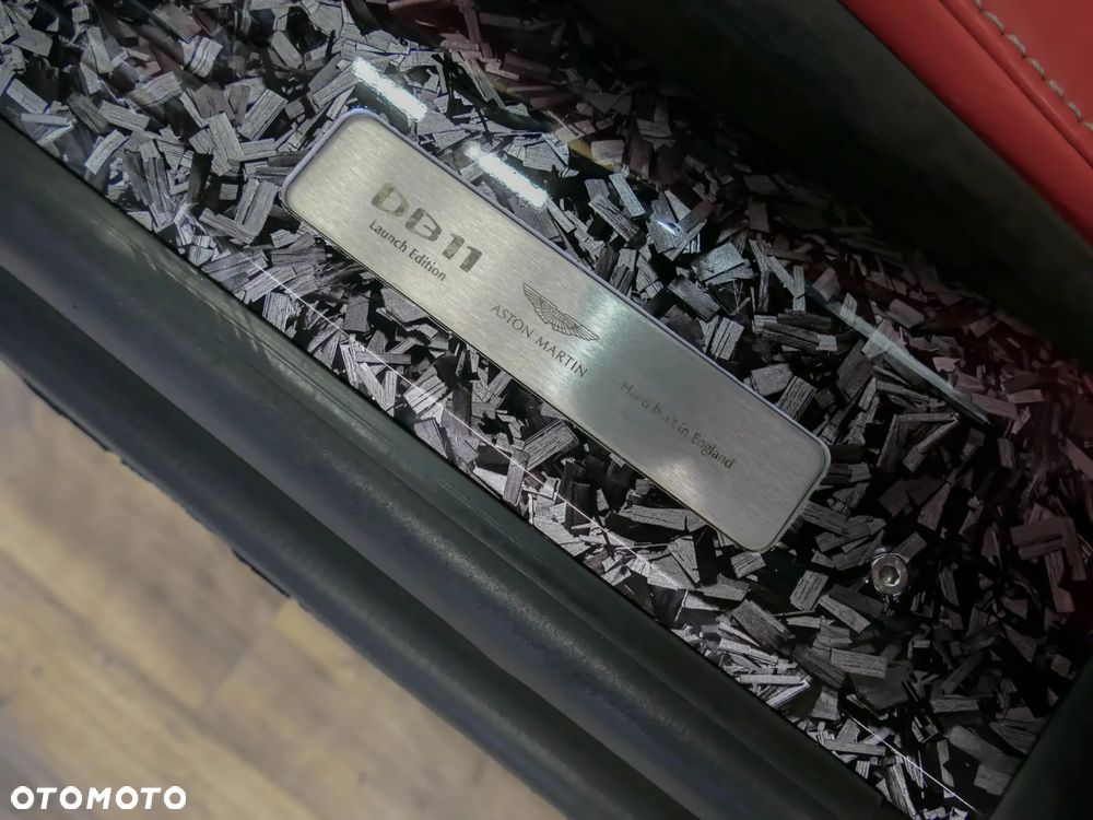 Aston Martin DB11 V12 AMR - 20