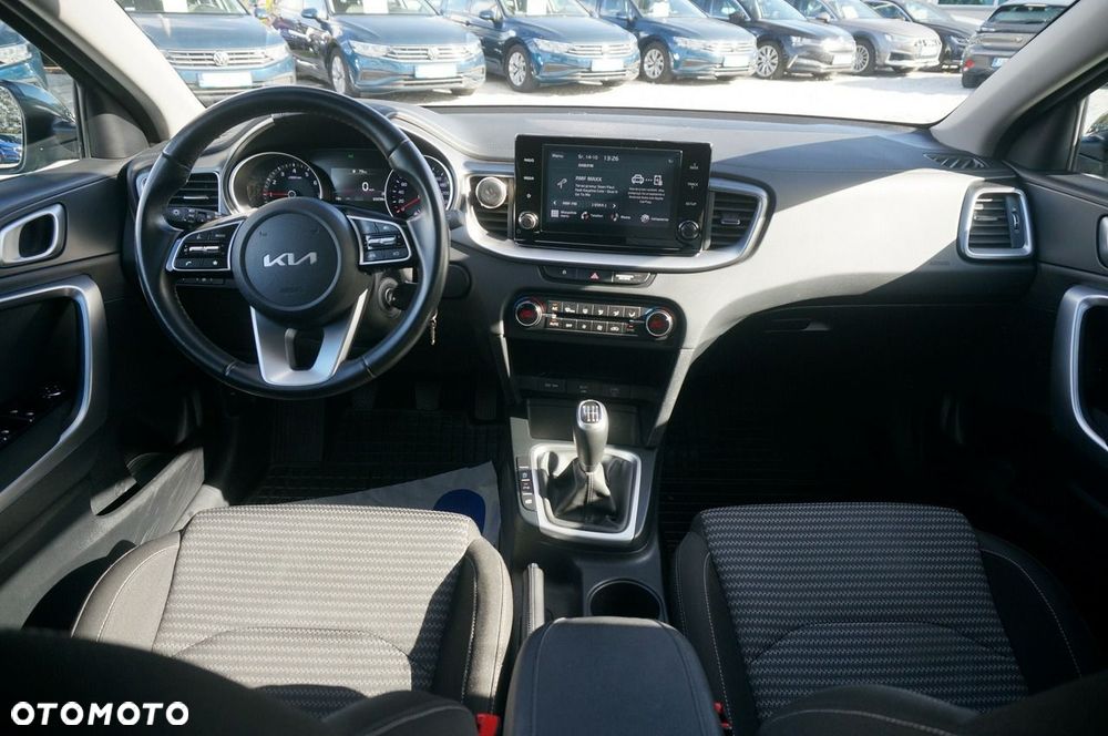Kia Ceed 1.5 T-GDI M - 10