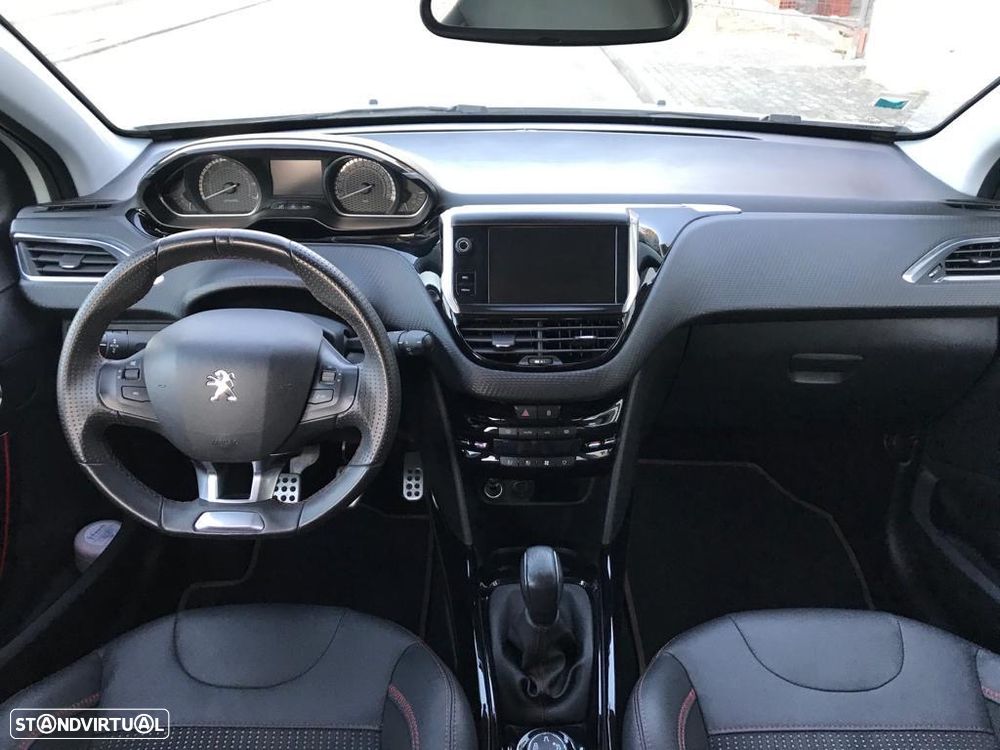 Peugeot 2008 1.2 PureTech GT Line - 5