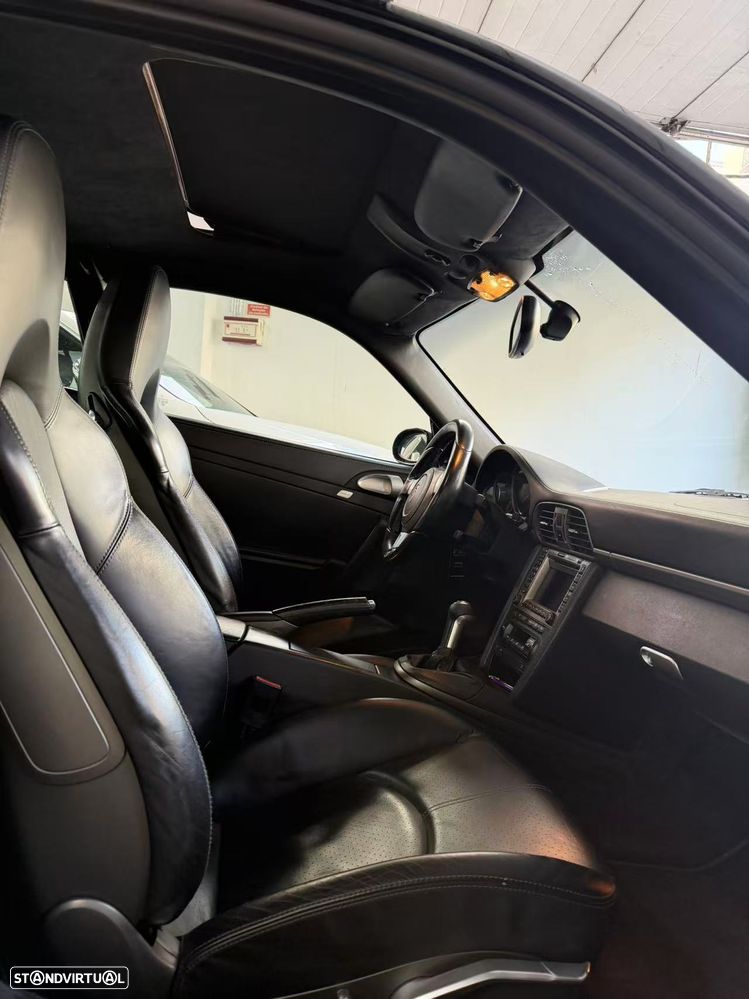 Porsche 911 (997) Carrera - 16