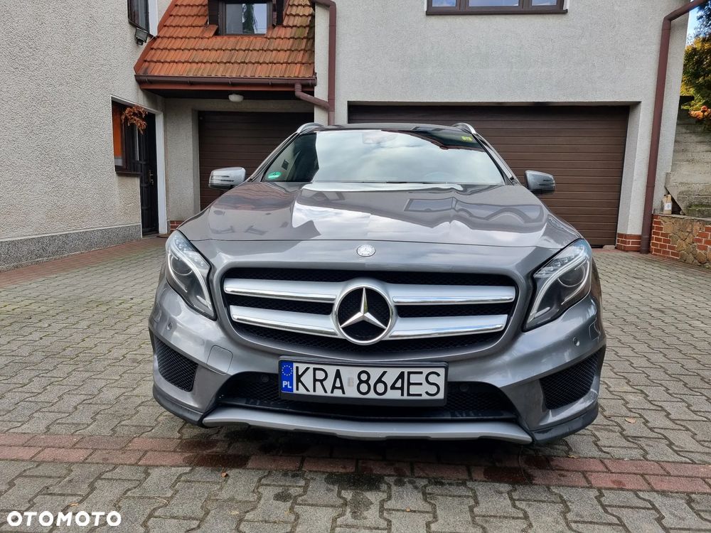 Mercedes-Benz GLA - 9