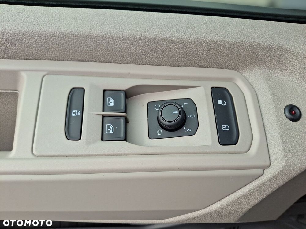 Volkswagen Multivan - 27