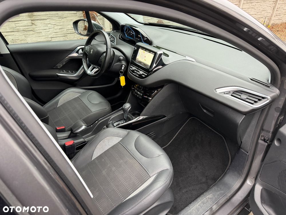 Peugeot 2008 PureTech 110 GPF Stop&Start EAT6 Allure - 11